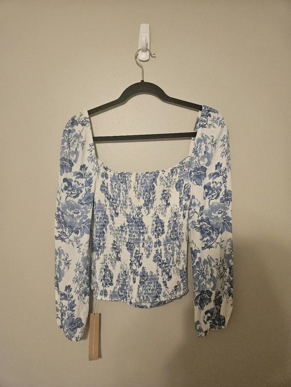 Reformation Reign White And Blue Floral Going Out Top Olympia Print Size 10 NWT
